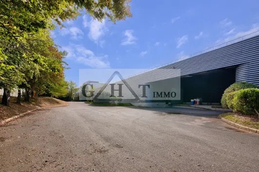 Industrial in Tremblay-en-France for lease - Building Photo - Image 2 of 10