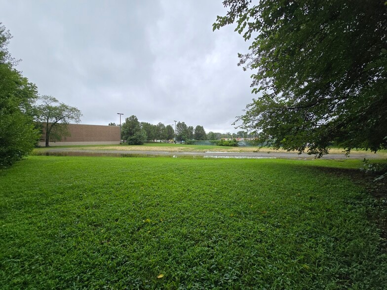 383 N DuPont Hwy, Dover, DE for lease - Building Photo - Image 3 of 7