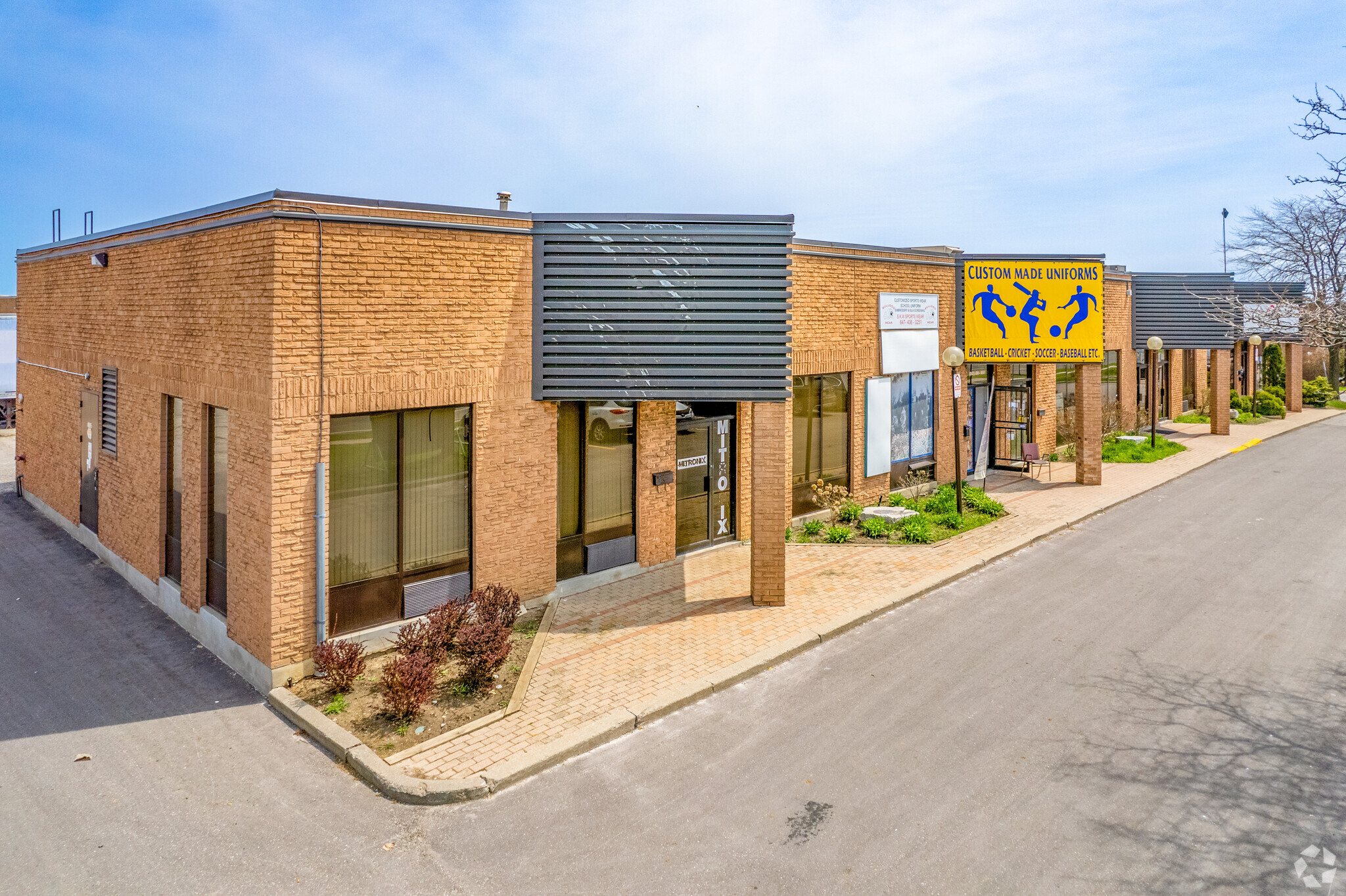 595 Middlefield Rd, Toronto, ON for lease Building Photo- Image 1 of 6