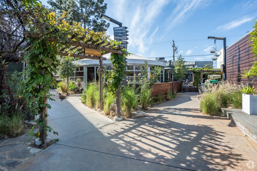 2937 Bristol St, Costa Mesa, CA for lease - Building Photo - Image 2 of 18