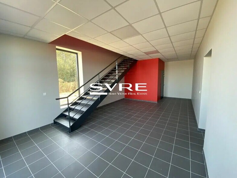 Flex in Marignane for sale - Building Photo - Image 3 of 14