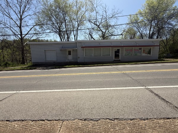 4870 E Main St, Erin, TN for sale - Building Photo - Image 3 of 12