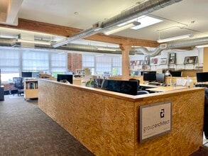 1735 Westlake Ave N, Seattle, WA for lease Building Photo- Image 2 of 4