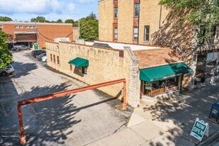 819 Ridge Rd, Wilmette IL - Parking Garage