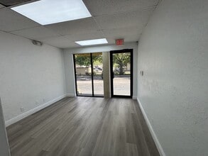 4990 SW 52nd St, Fort Lauderdale, FL for lease Interior Photo- Image 2 of 10