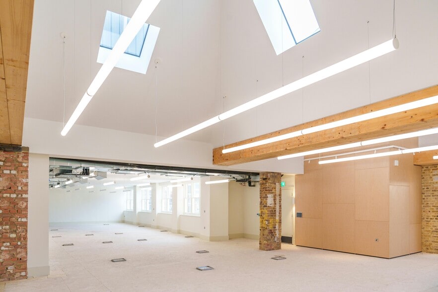 19-23 Clerkenwell Clos, London for lease - Primary Photo - Image 1 of 21