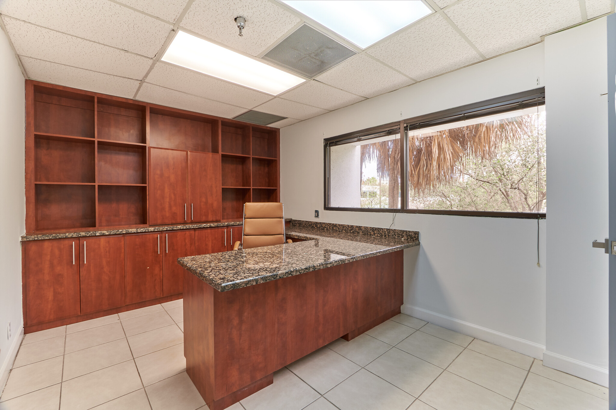 201 NW 82nd Ave, Plantation, FL for lease Interior Photo- Image 1 of 13