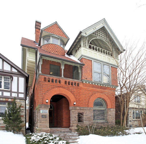 37 Madison Ave, Toronto, ON for sale - Primary Photo - Image 1 of 1