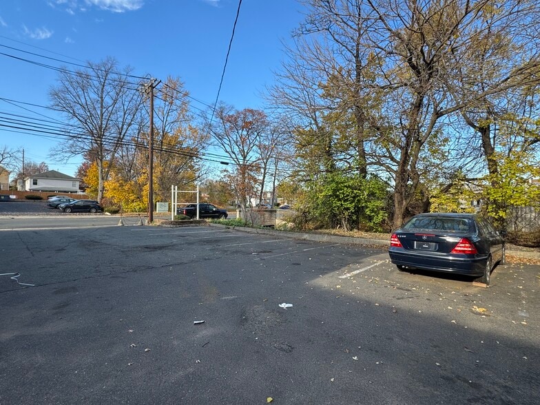 1314 E Elizabeth Ave, Linden, NJ for sale - Building Photo - Image 3 of 8