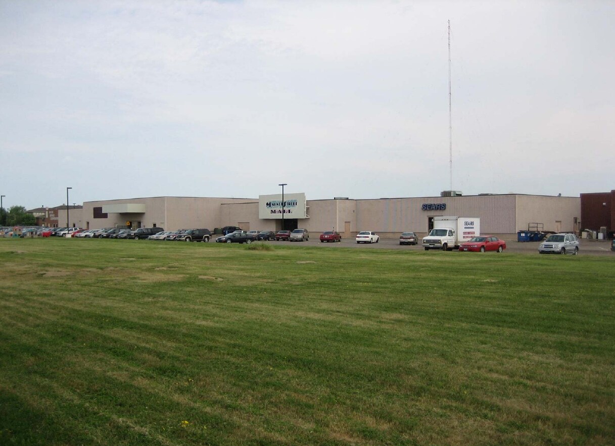 1420 E College Dr, Marshall, MN for sale Primary Photo- Image 1 of 1
