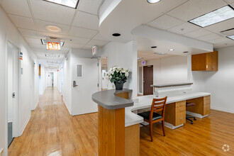 4211 N Cicero Ave, Chicago, IL for lease Interior Photo- Image 1 of 4