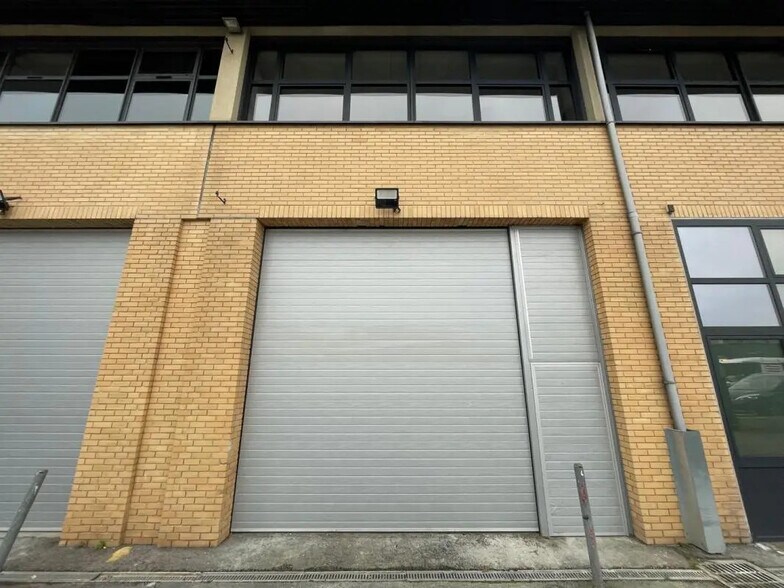 Industrial in Villejuif for lease - Building Photo - Image 2 of 8