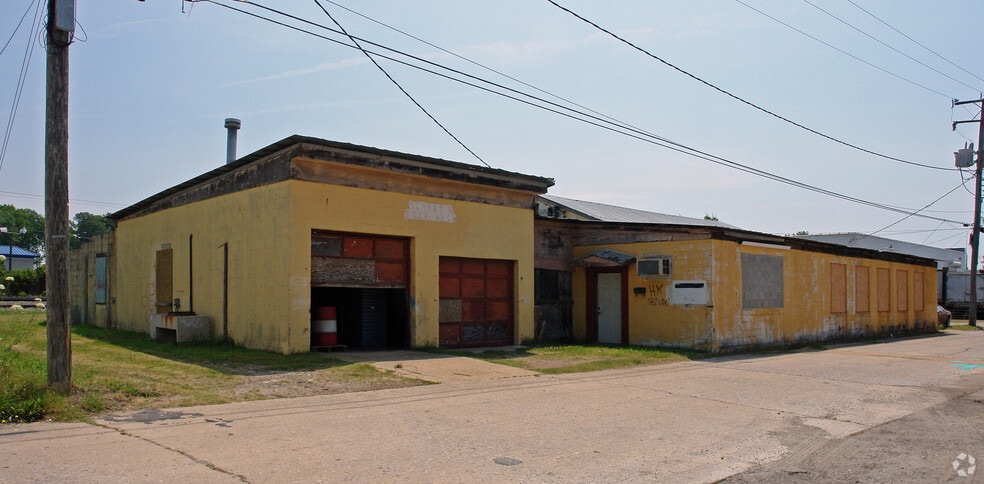 9802 Hosier St, Newport News, VA for lease - Primary Photo - Image 3 of 5