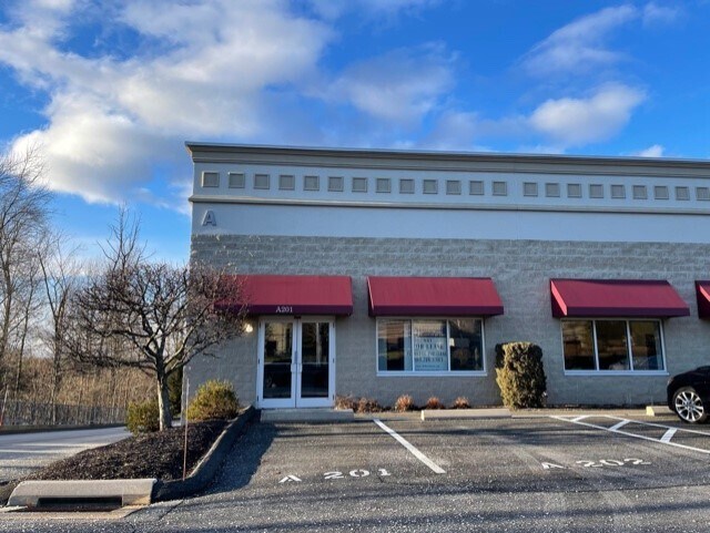 100 Corporate Dr, Trumbull, CT for lease Building Photo- Image 1 of 15