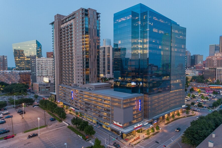 2301 North Akard Street St, Dallas, TX for lease - Building Photo - Image 2 of 5