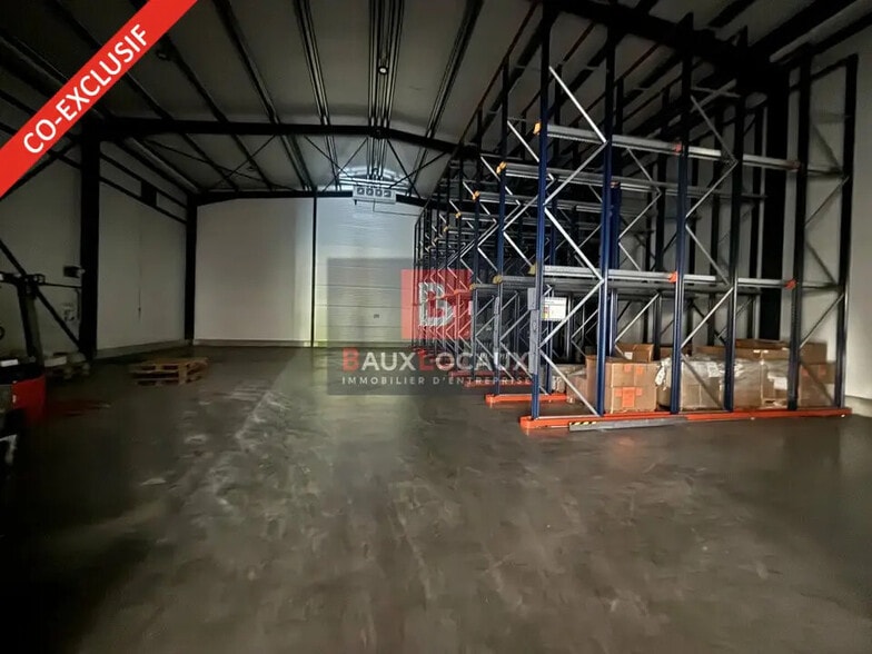 Flex in Courthézon for lease - Interior Photo - Image 3 of 10