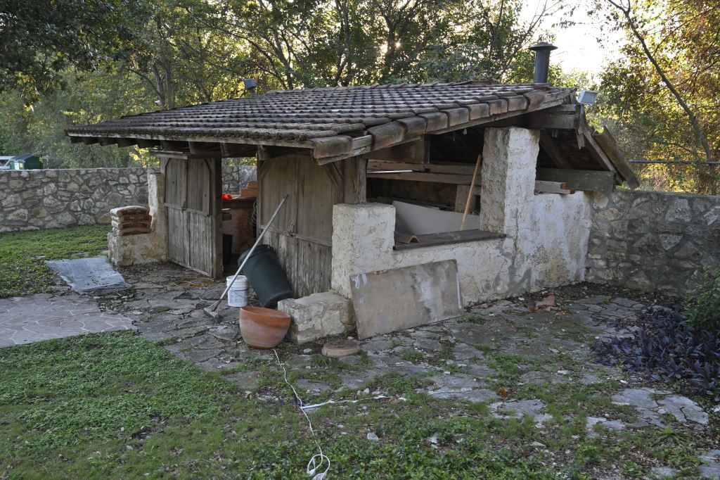 View Photo