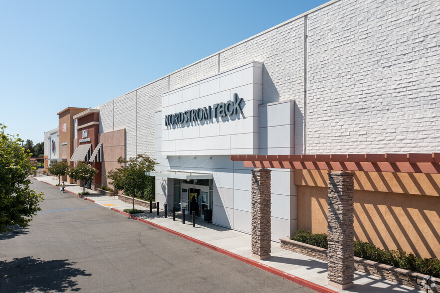 165-401 N Moorpark Rd, Thousand Oaks, CA for lease - Building Photo - Image 3 of 9