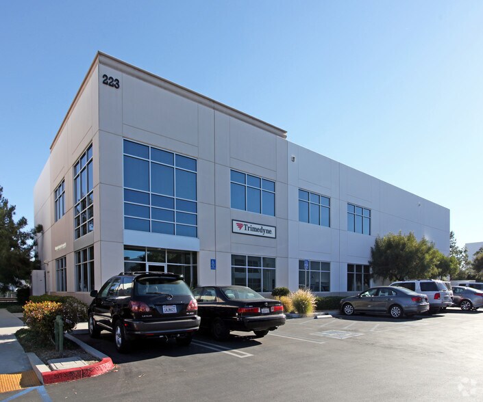 5 Holland, Irvine, CA for sale - Primary Photo - Image 1 of 1