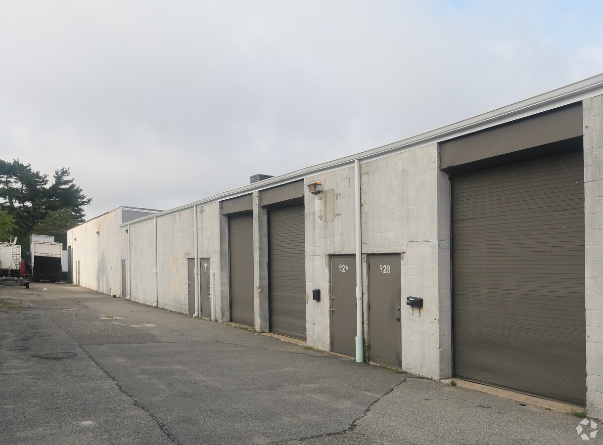 92 Wyandanch Ave, Wyandanch, NY 11798