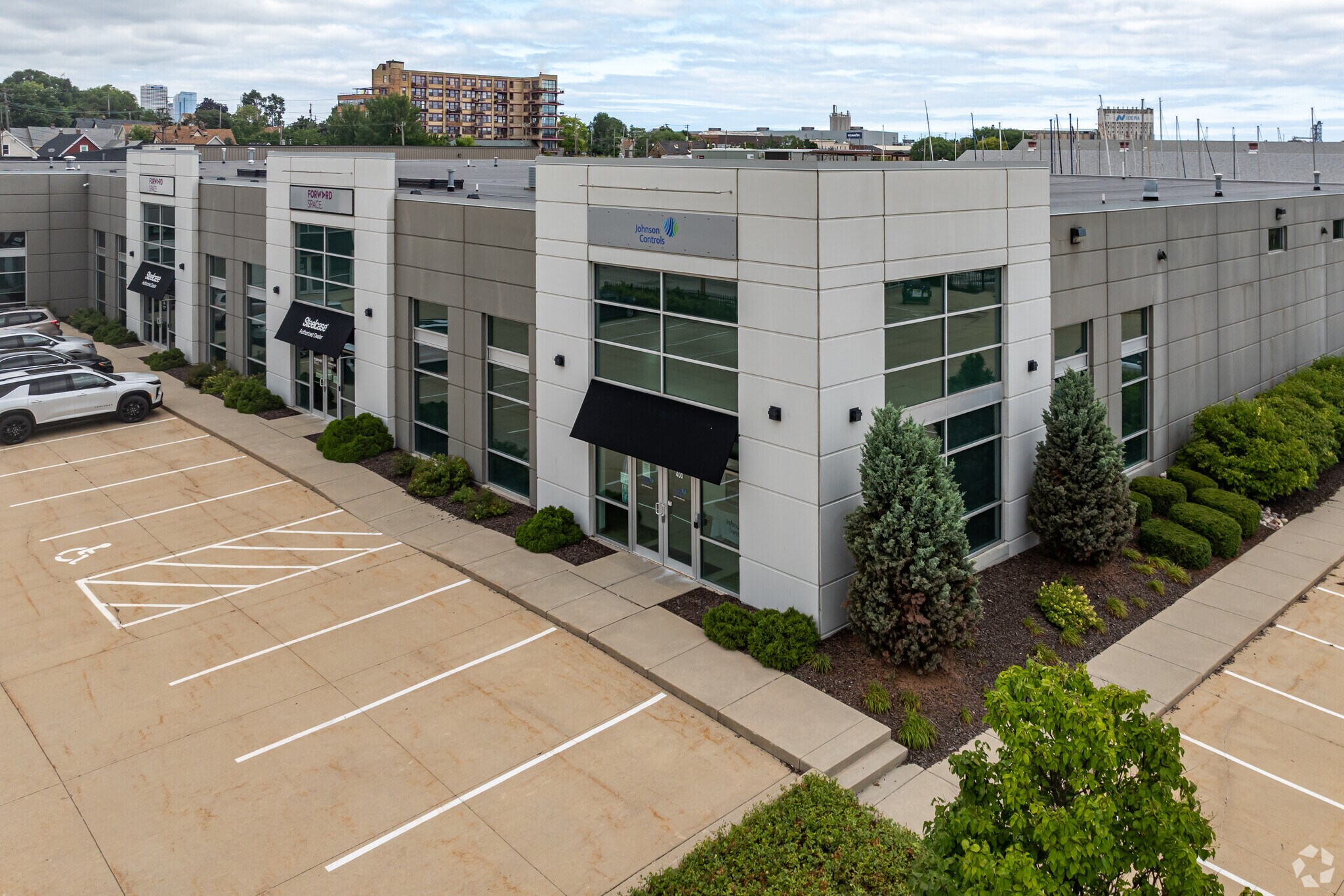 1966 S 4th St, Milwaukee, WI for sale Primary Photo- Image 1 of 6