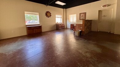 2111 US-78 E Hwy, Anniston, AL for lease Building Photo- Image 2 of 12