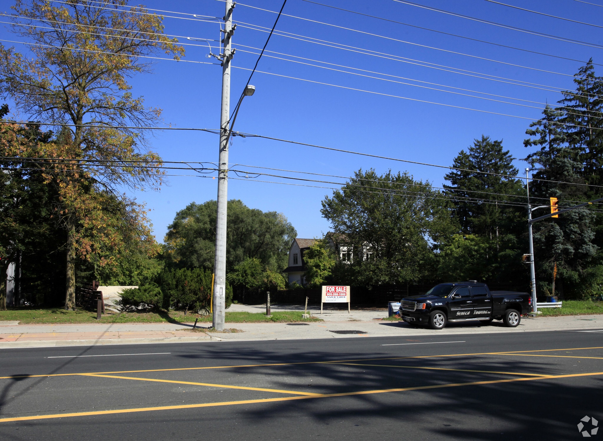 1575 Hurontario St, Mississauga, ON for sale Primary Photo- Image 1 of 3