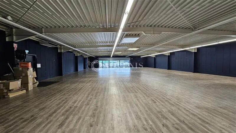 Retail in Seclin for lease - Interior Photo - Image 3 of 5