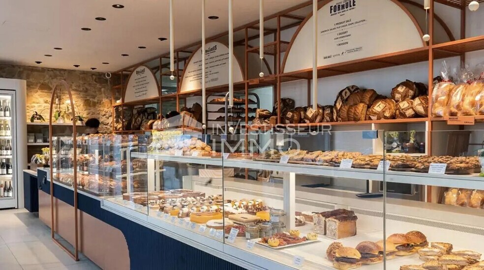 Retail in Montreuil for lease - Interior Photo - Image 2 of 4