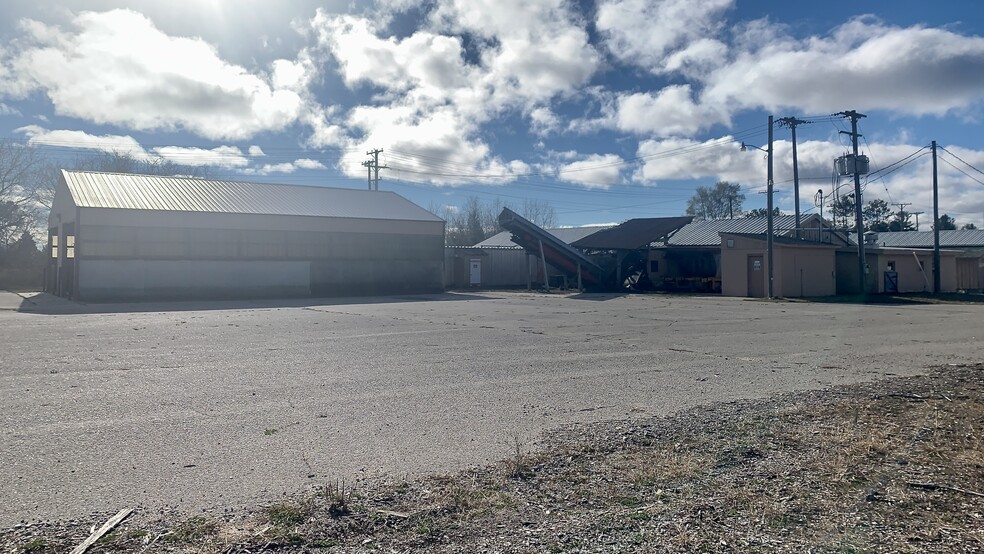 1720 N Lincoln Rd, Escanaba, MI for lease - Primary Photo - Image 2 of 7