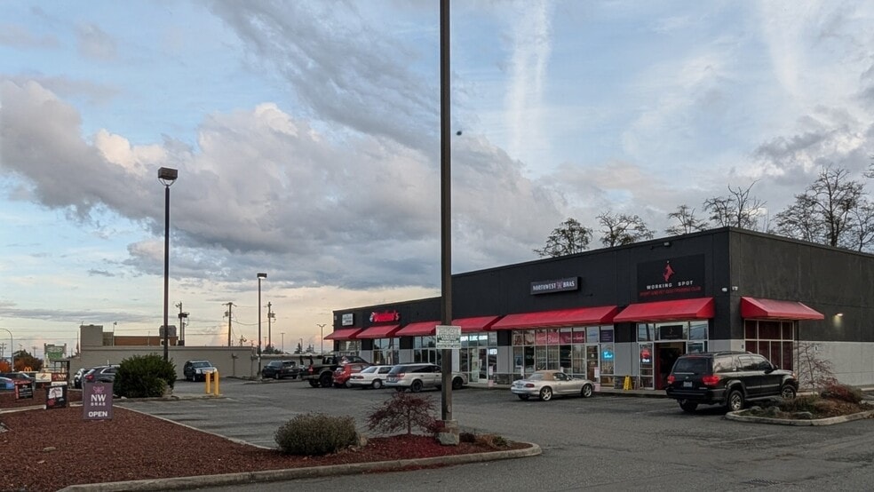 755 W Washington St, Sequim, WA for lease - Building Photo - Image 2 of 22