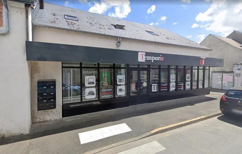 Retail in Meung-sur-Loire for lease - Building Photo - Image 1 of 1