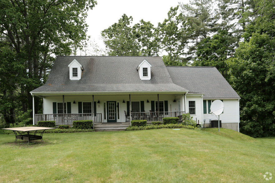 10 Main St, Newfields, NH for sale - Primary Photo - Image 1 of 1