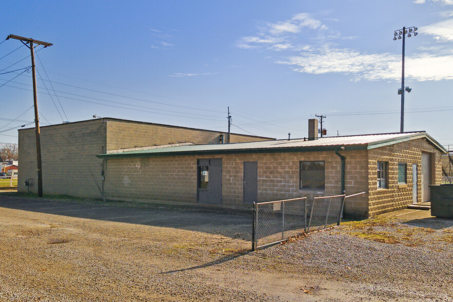 15 Walnut St, Coshocton, OH for sale - Building Photo - Image 3 of 42