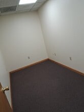 416 Green Ln, Bristol, PA for lease Interior Photo- Image 1 of 1