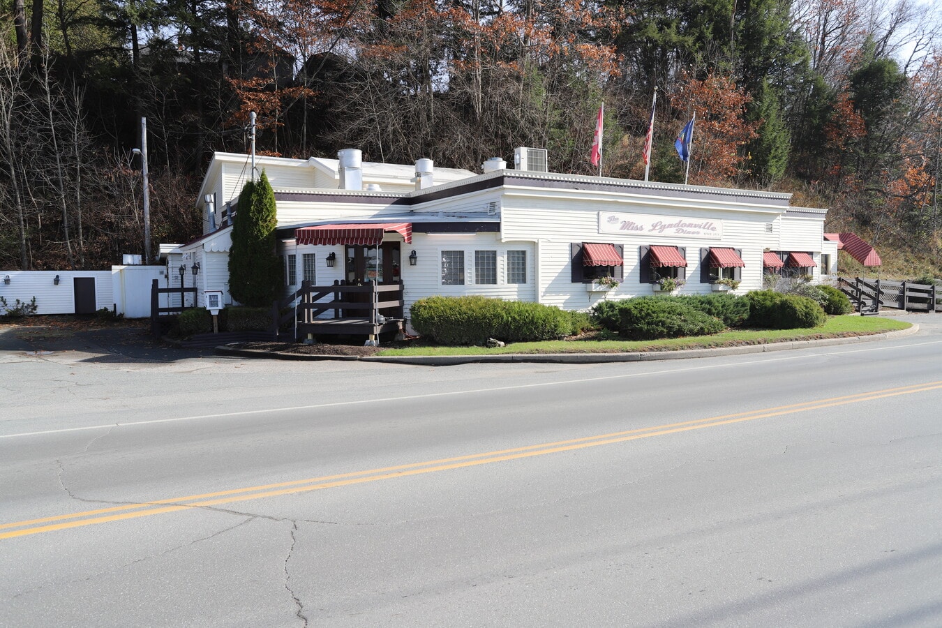 686 Broad St, Lyndonville, VT 05851 - Miss Lyndonville Diner | LoopNet