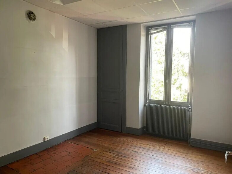 Office in Bourg-en-Bresse for lease - Interior Photo - Image 2 of 4
