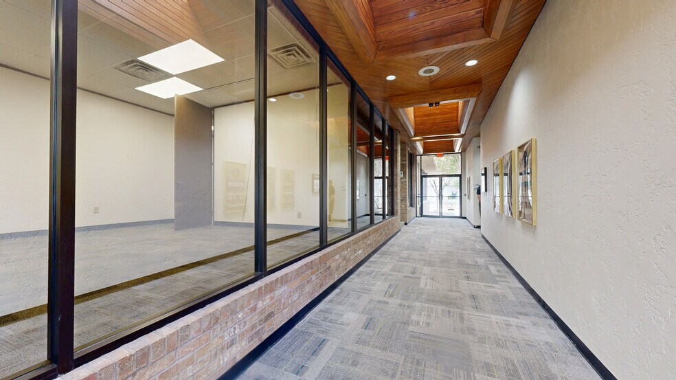 4203-4211 Gardendale St, San Antonio, TX for lease - Matterport 3D Scan - Image 2 of 27