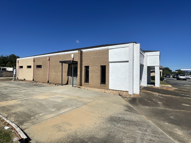 1041-1043 N Houston Rd, Warner Robins, GA for sale - Building Photo - Image 2 of 3