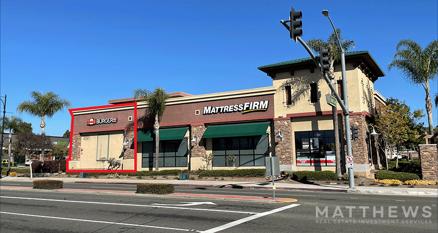 15303-15309 Whittier Blvd, Whittier, CA for lease - Building Photo - Image 1 of 3