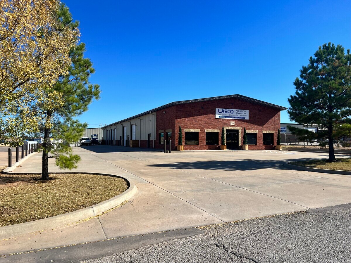 15001 Bristol Park, Edmond, OK 73013 Industrial for Lease