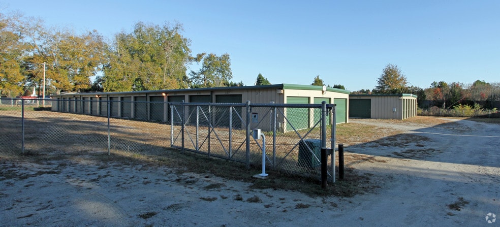 2915-2935 Stamey Livestock Rd, Dalzell, SC for sale - Primary Photo - Image 1 of 1