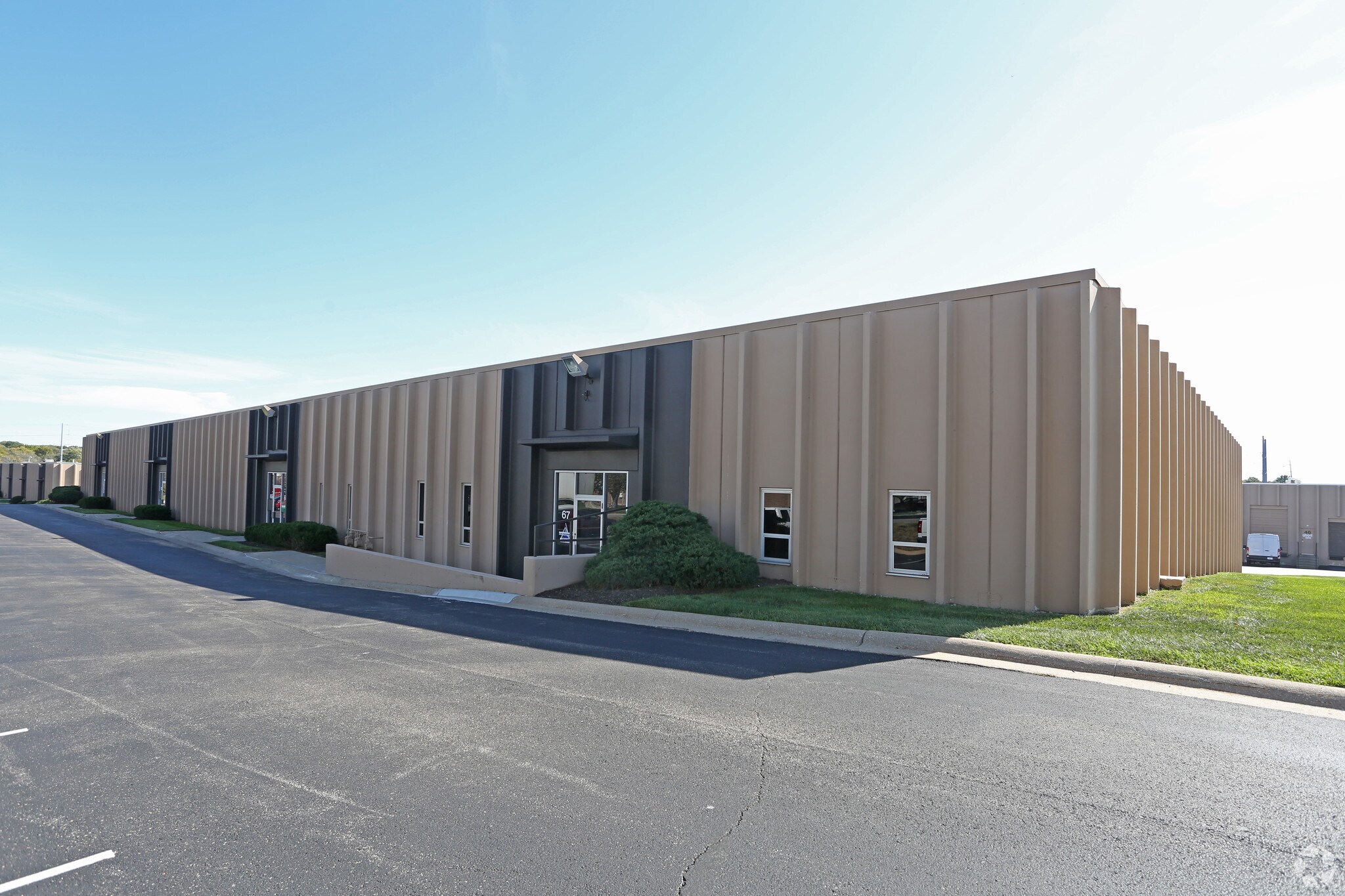 9900 Pflumm Rd, Lenexa, KS for sale Primary Photo- Image 1 of 1