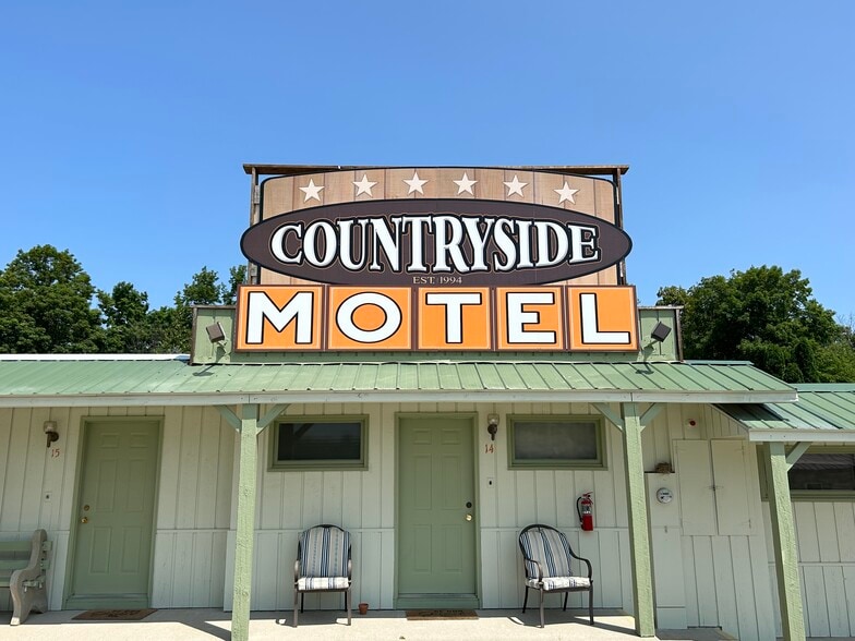 3145 Stevenson Pier Cir, Sturgeon Bay, WI for sale - Building Photo - Image 1 of 1