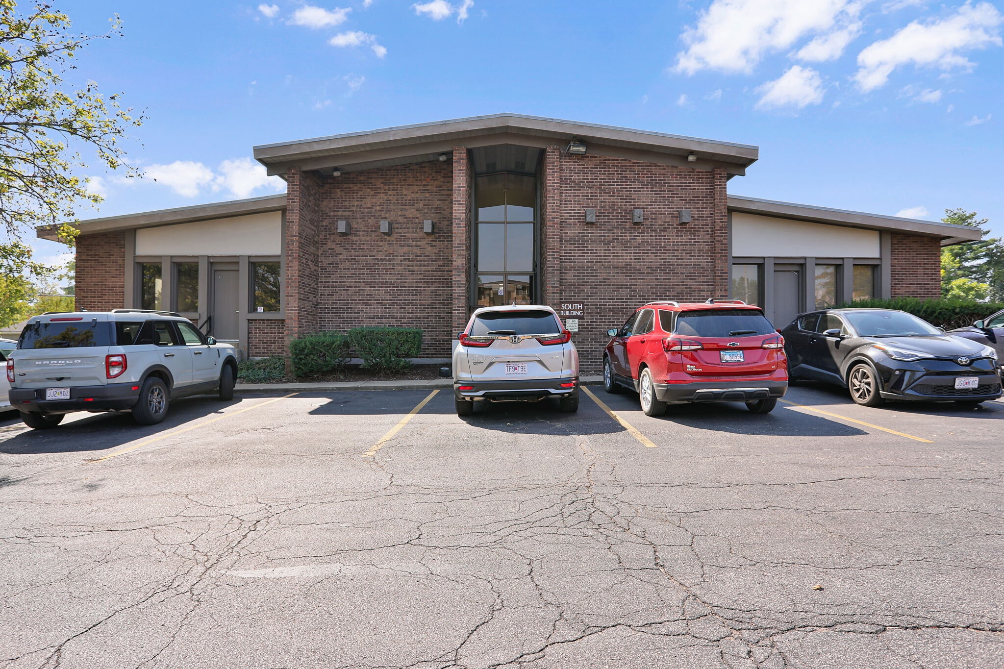 10000 Watson Rd, Crestwood, MO for lease Interior Photo- Image 1 of 6