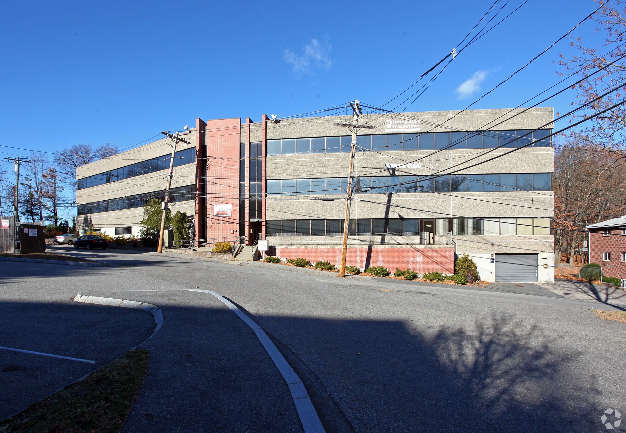 159 Overland Rd, Waltham, MA 02451