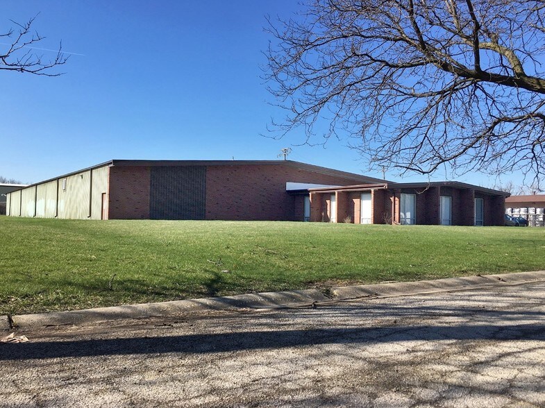 1775 Mallette Rd, Aurora, IL for sale - Building Photo - Image 1 of 1