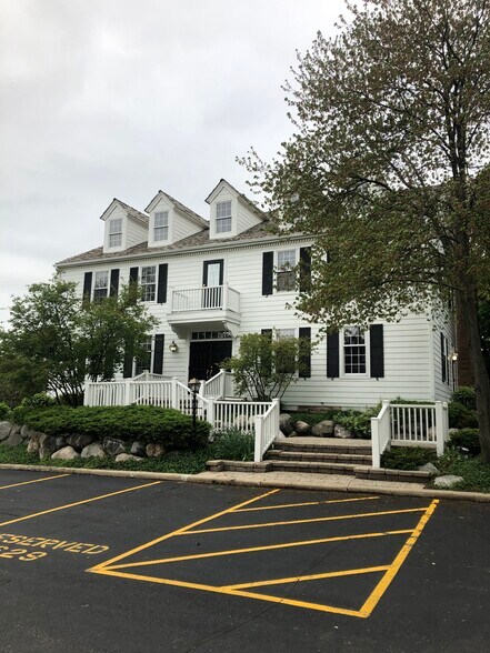 1629 W Colonial Pky, Inverness, IL for sale - Building Photo - Image 1 of 1