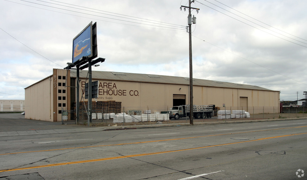 8707 San Leandro St, Oakland, CA for lease - Building Photo - Image 2 of 6