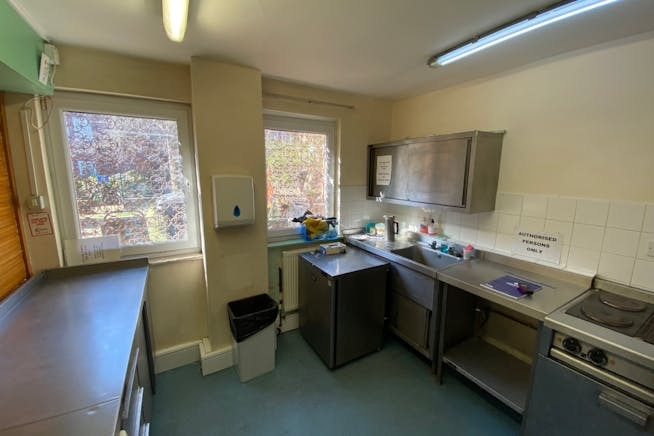 1 James Close, London for lease Interior Photo- Image 1 of 5